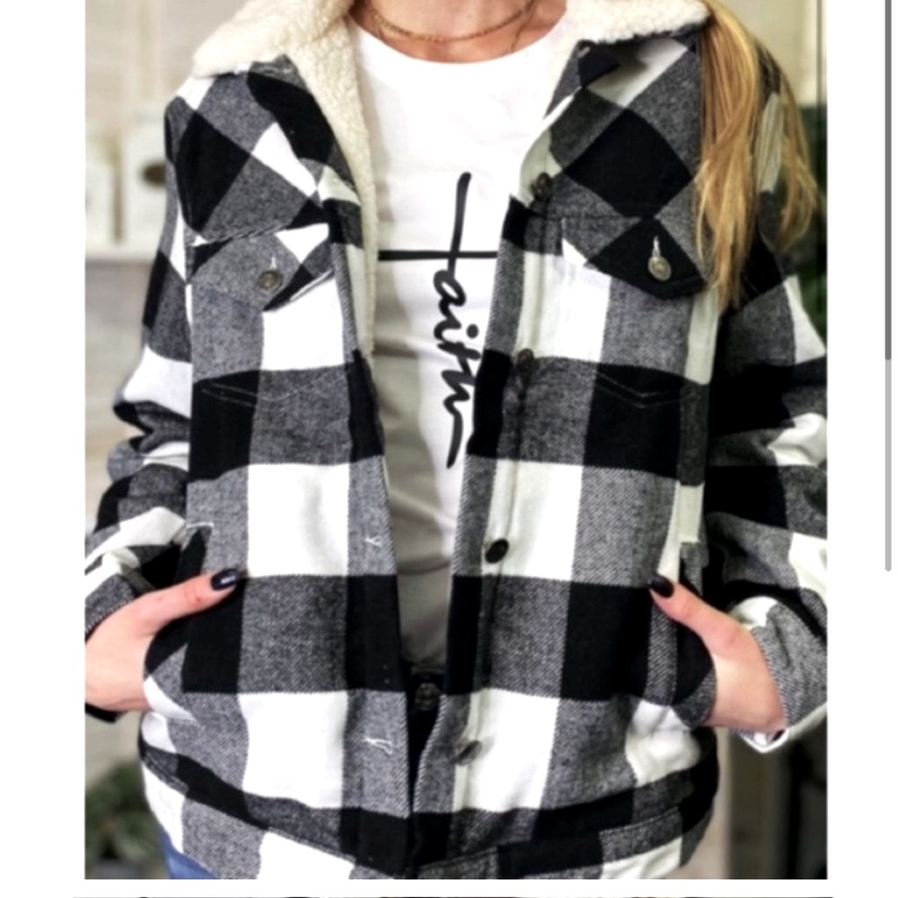 ❤️1 HOUR SALE❤️ Buffalo Checkered Jacket - Picture 2 of 3